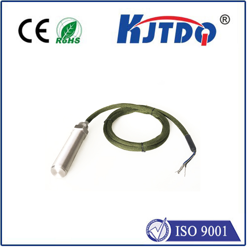 坦克接近 坦克接近